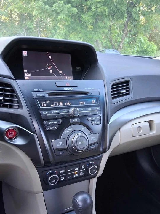 2013 Acura ILX - Image 4 of 10