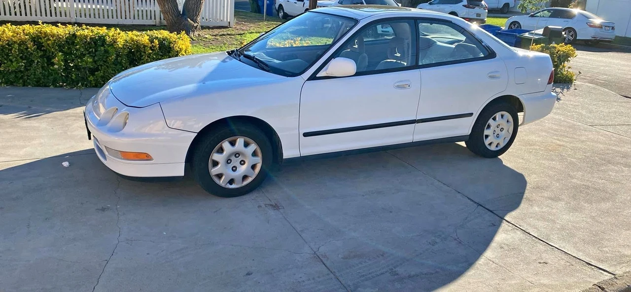 1995 Acura Integra 3rd Gen - Image 2 of 9