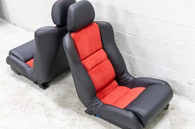Parts & Memorabilia Seats & Interior - Image 2 of 3