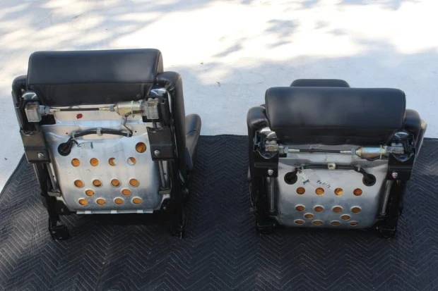 Parts & Memorabilia Seats & Interior - Image 4 of 4