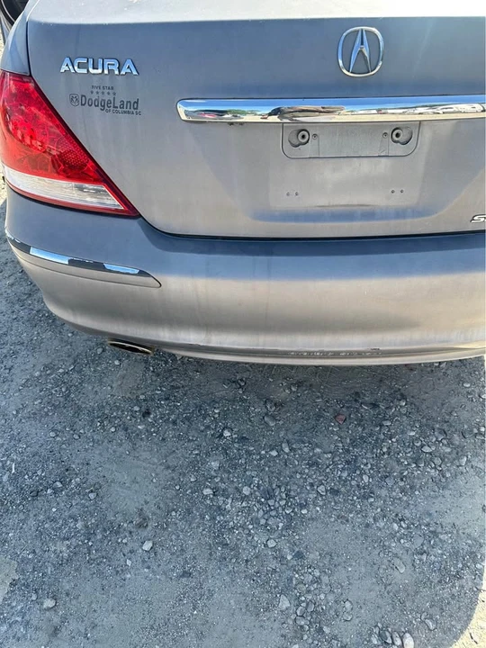 Acura RL - Image 7 of 7