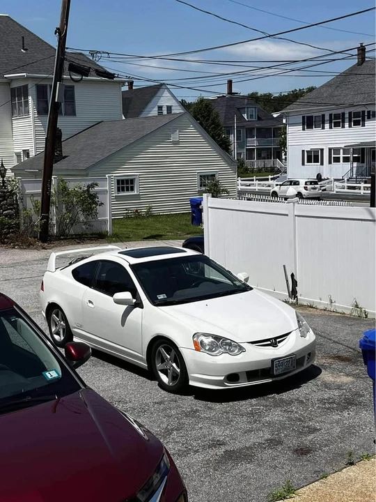 Acura RSX - Image 2 of 4