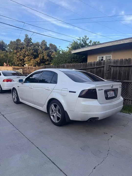 Acura TL 2nd Gen - Image 2 of 3