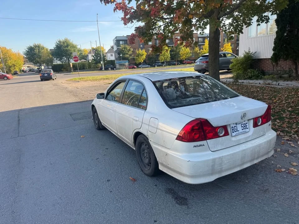 Acura EL - Image 5 of 6
