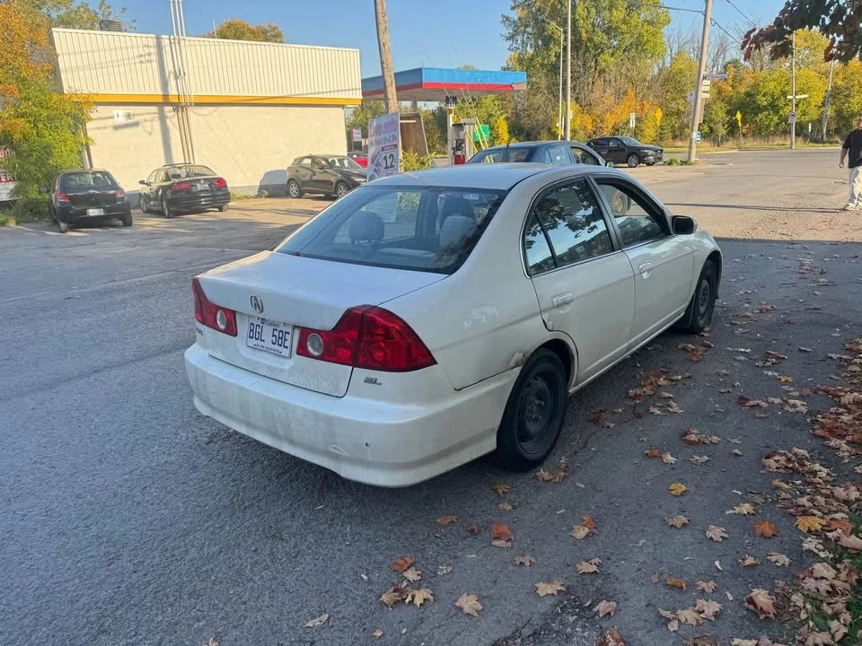 Acura EL - Image 4 of 6