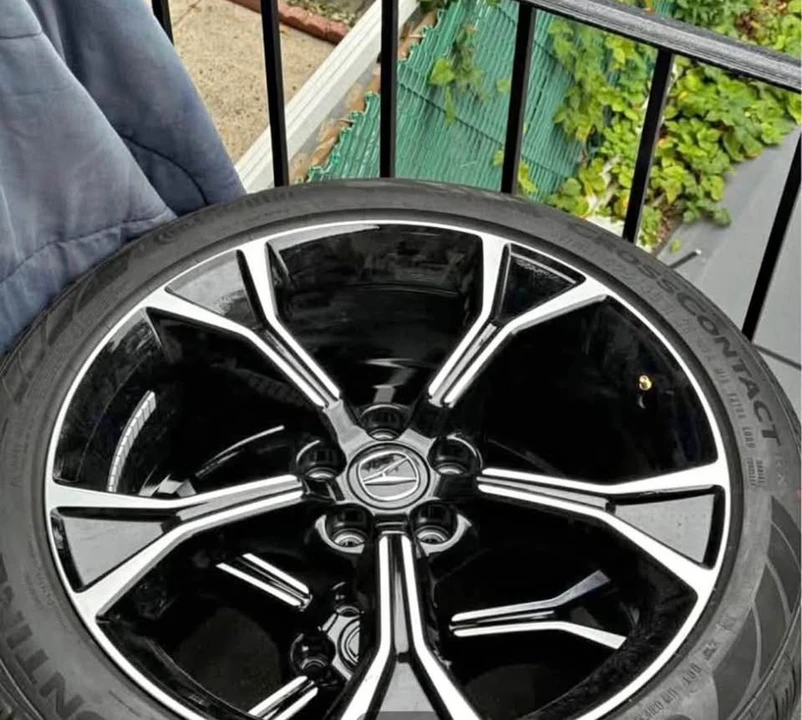 2025 Acura MDX 4th Gen - Image 2 of 4