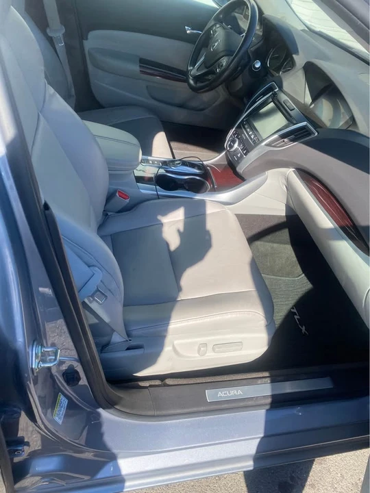 Acura Integra - Image 3 of 7