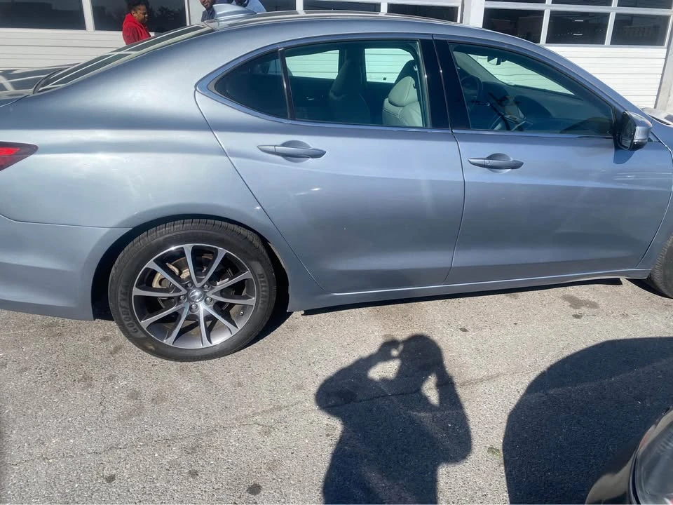 Acura Integra - Image 5 of 7