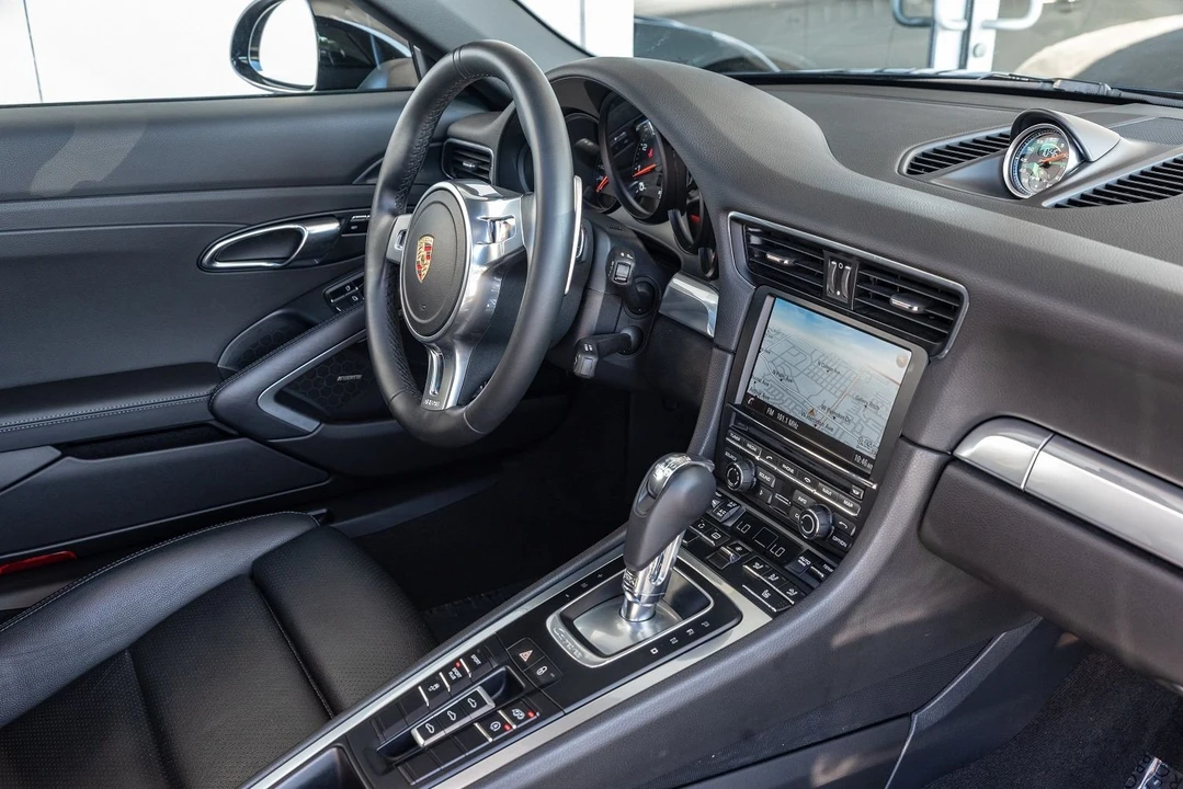 2013 Porsche 991 Carrera - Image 13 of 17