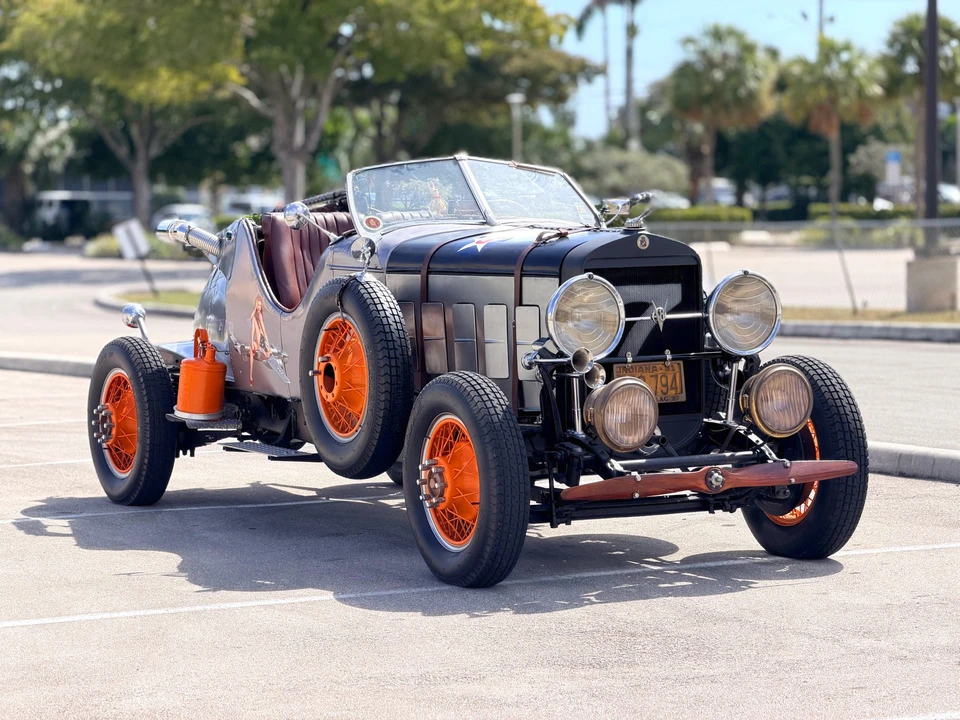 1931 Cadillac V-12 - Image 2 of 31