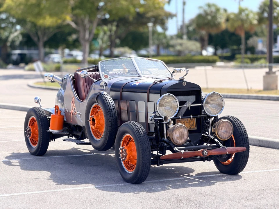 1931 Cadillac V-12 - Image 3 of 31