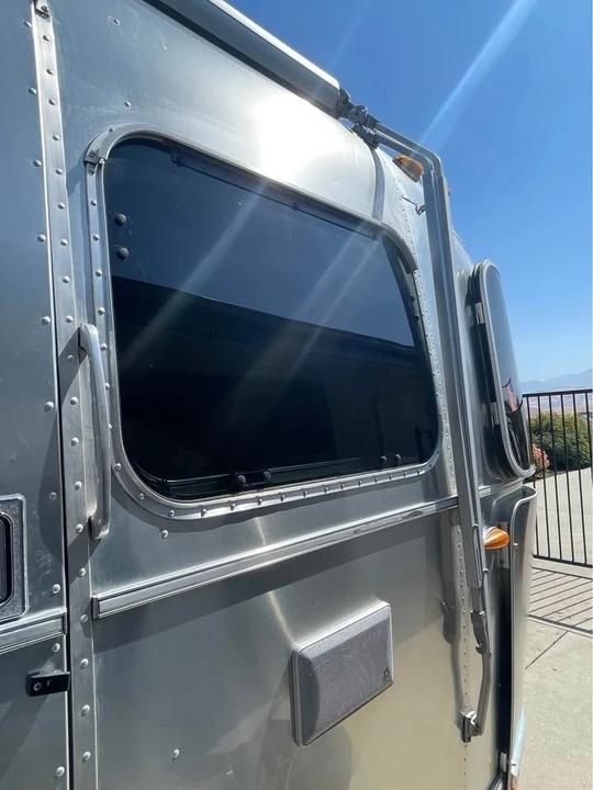 2016 Airstream - Image 10 of 10