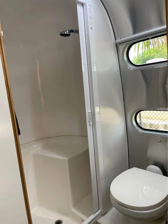 2016 Airstream - Image 7 of 10