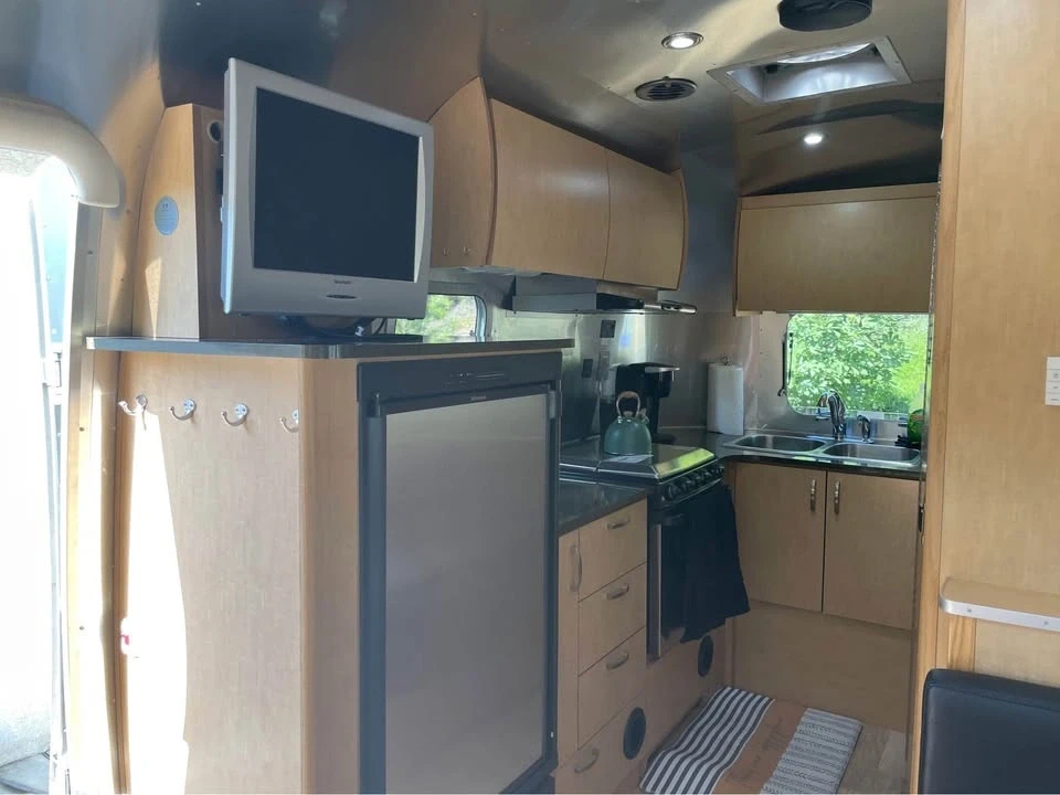2016 Airstream - Image 6 of 10