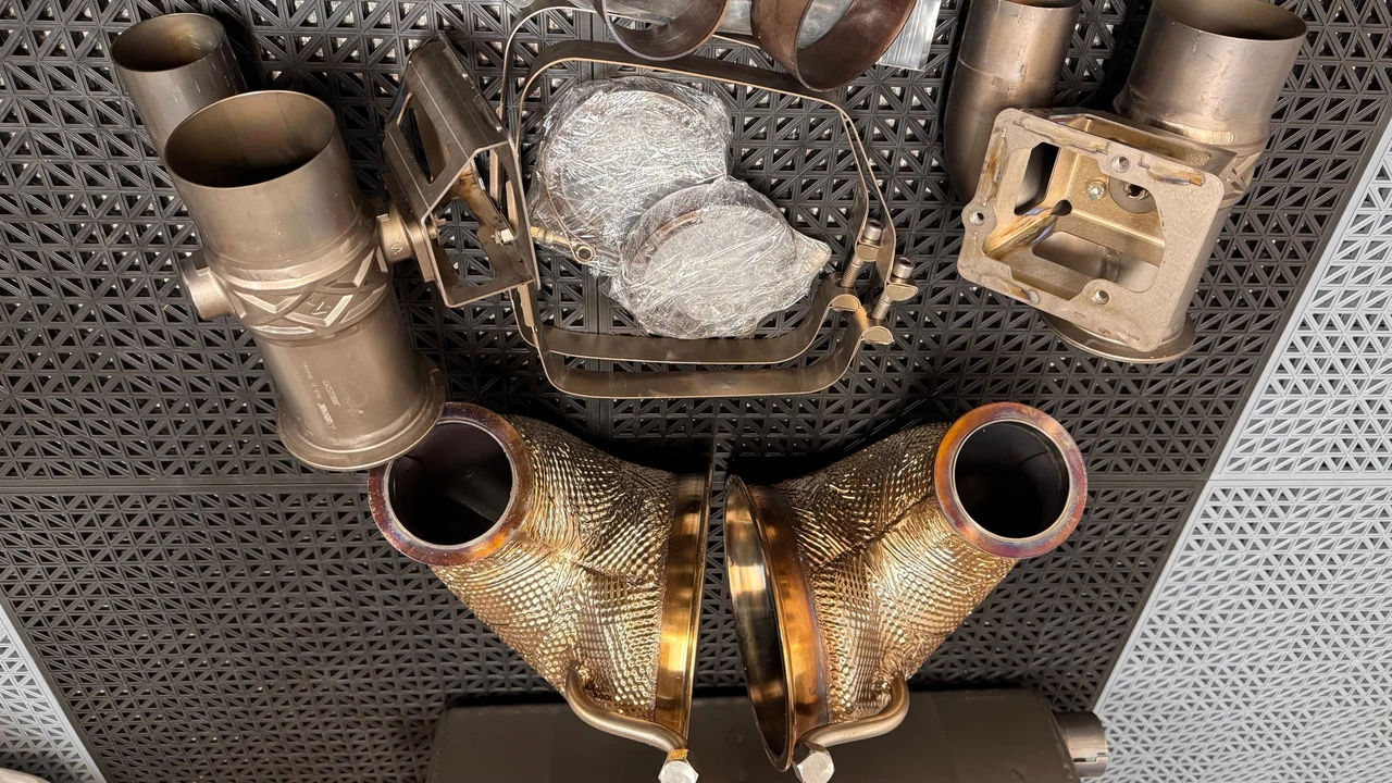 2024 Parts & Memorabilia Mechanical Components - Image 2 of 13