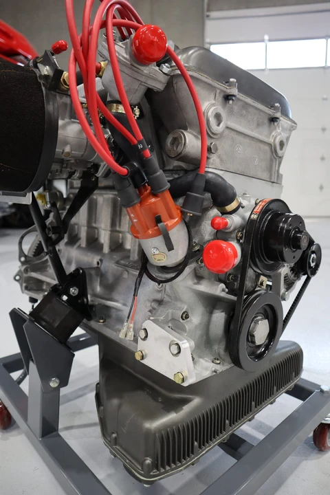 Parts & Memorabilia Engines - Image 11 of 31