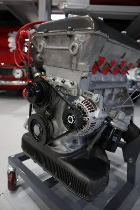 Parts & Memorabilia Engines - Image 12 of 31