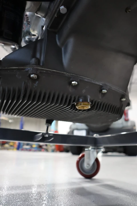 Parts & Memorabilia Engines - Image 23 of 31