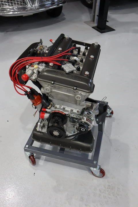 Parts & Memorabilia Engines - Image 5 of 31
