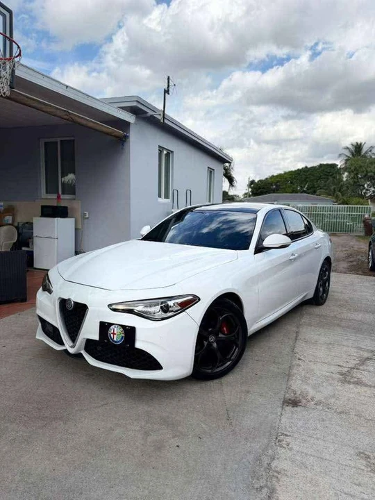 2018 Alfa Romeo Giulia - Image 3 of 10