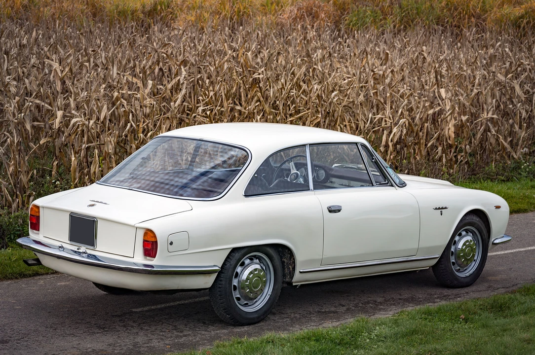 2600 Alfa Romeo 2600 - Image 6 of 24