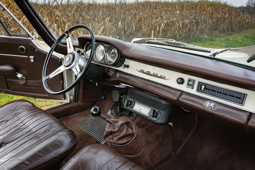 2600 Alfa Romeo 2600 - Image 12 of 24
