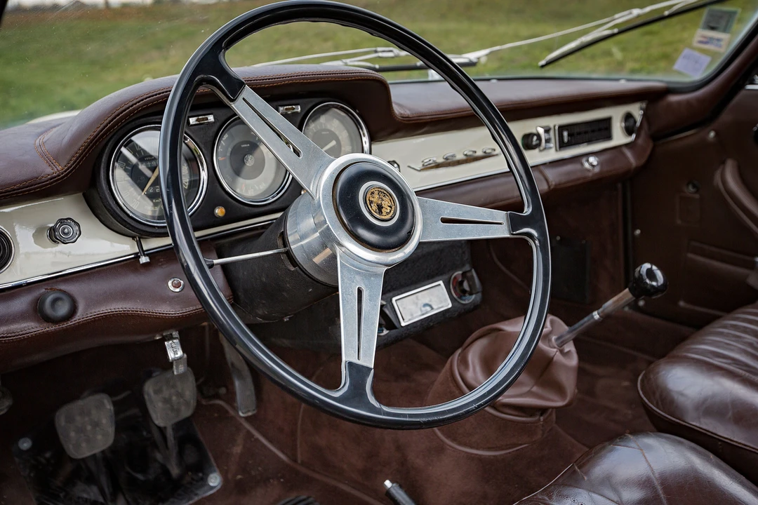 2600 Alfa Romeo 2600 - Image 13 of 24