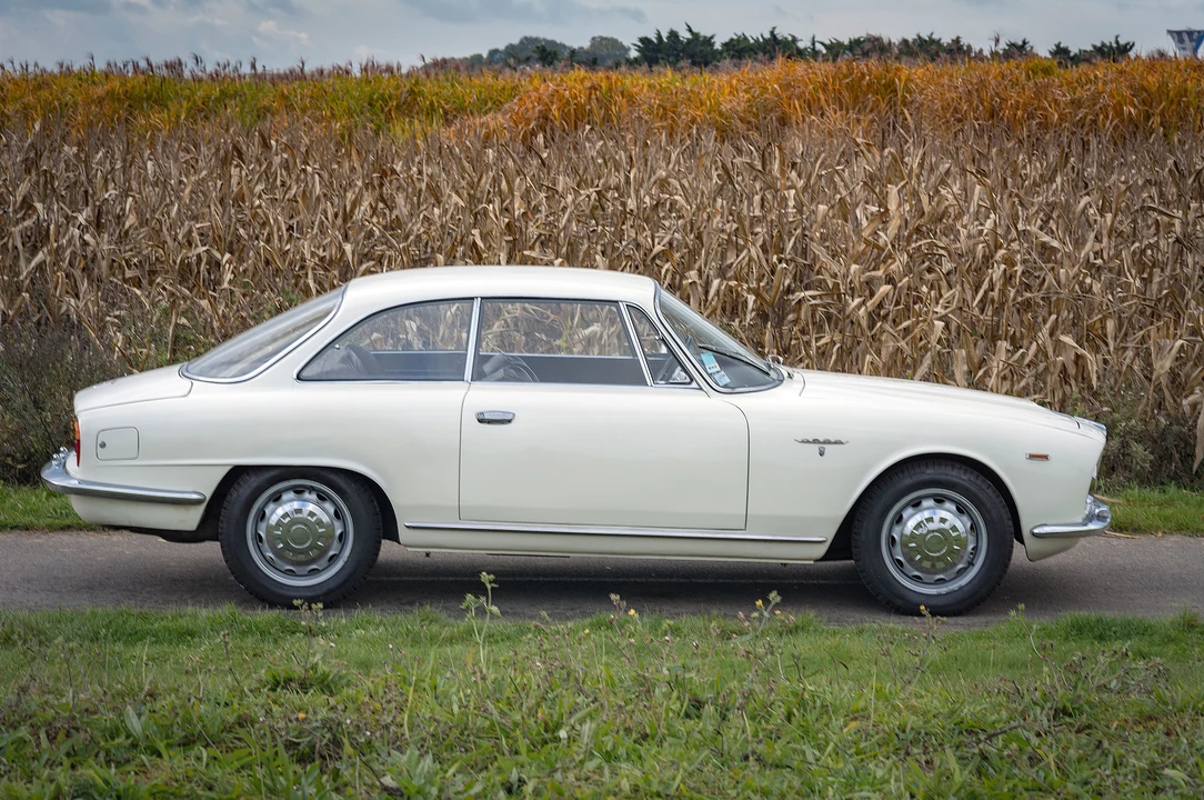 2600 Alfa Romeo 2600 - Image 5 of 24