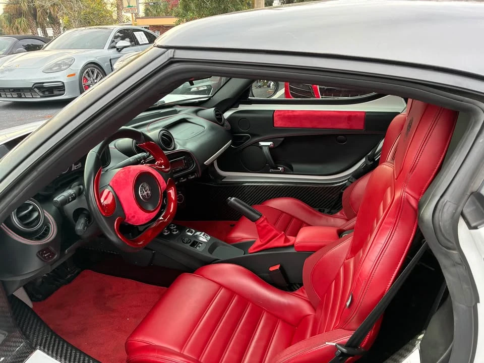 2018 Alfa Romeo 4C - Image 5 of 8