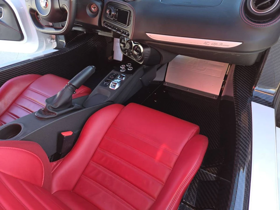 2015 Alfa Romeo 4C Coupe - Image 9 of 24