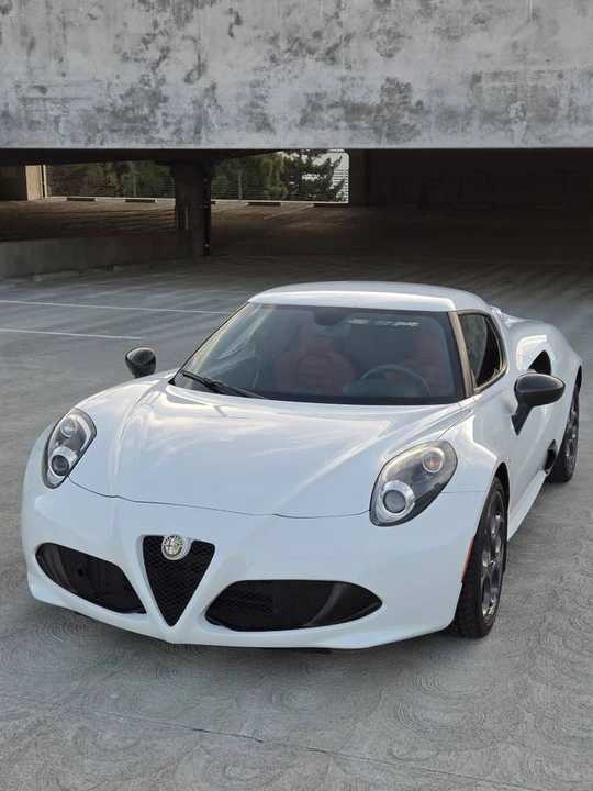 2015 Alfa Romeo 4C Coupe - Image 10 of 24