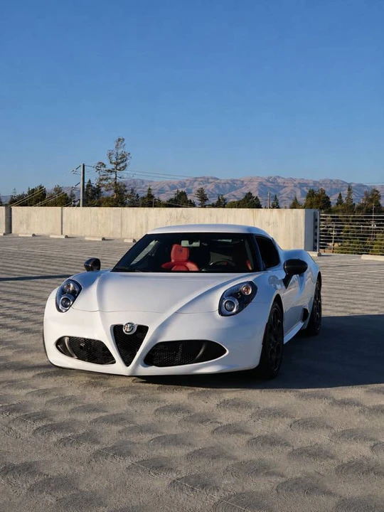 2015 Alfa Romeo 4C Coupe - Image 2 of 24