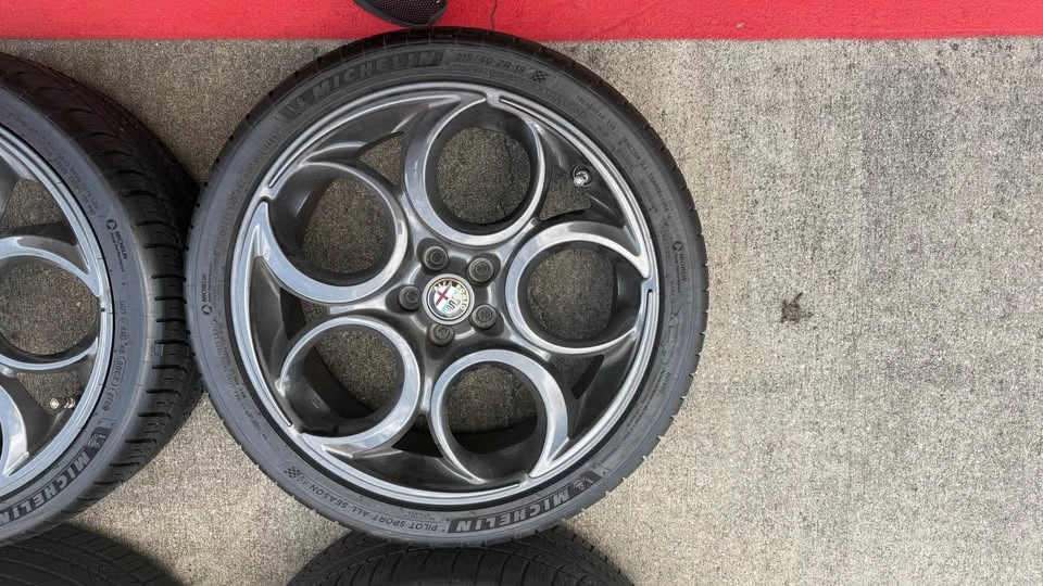 Alfa Romeo 4C - Image 4 of 10
