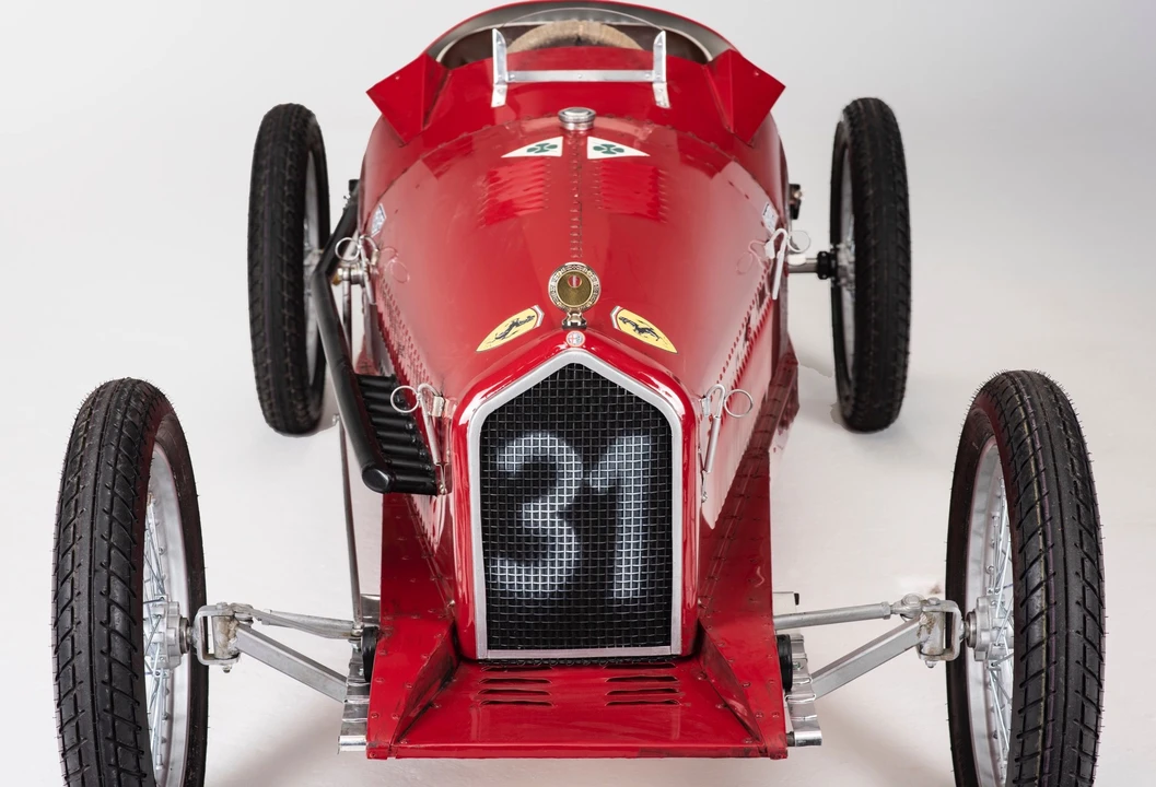 Alfa Romeo 8C - Image 13 of 13