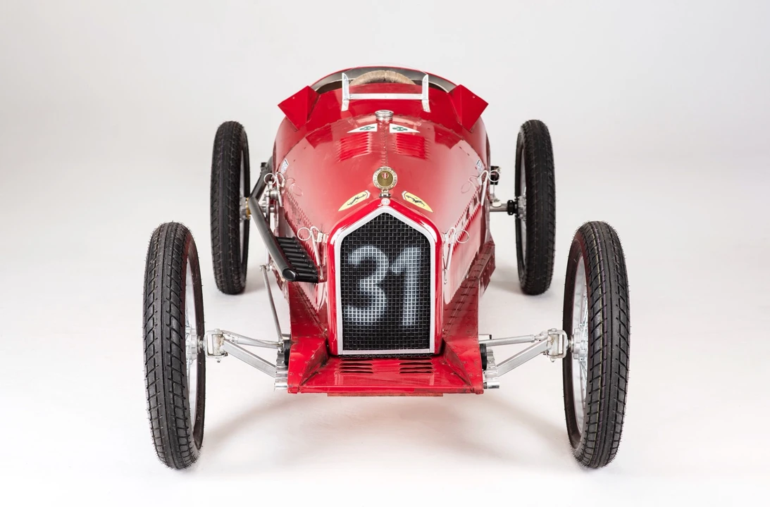 Alfa Romeo 8C - Image 7 of 13