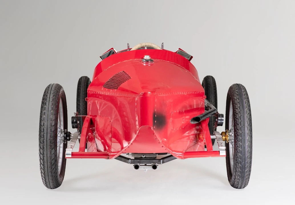 Alfa Romeo 8C - Image 6 of 13