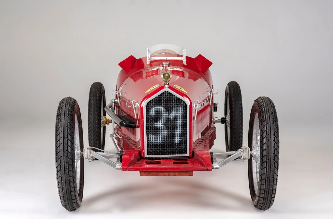 Alfa Romeo 8C - Image 5 of 13