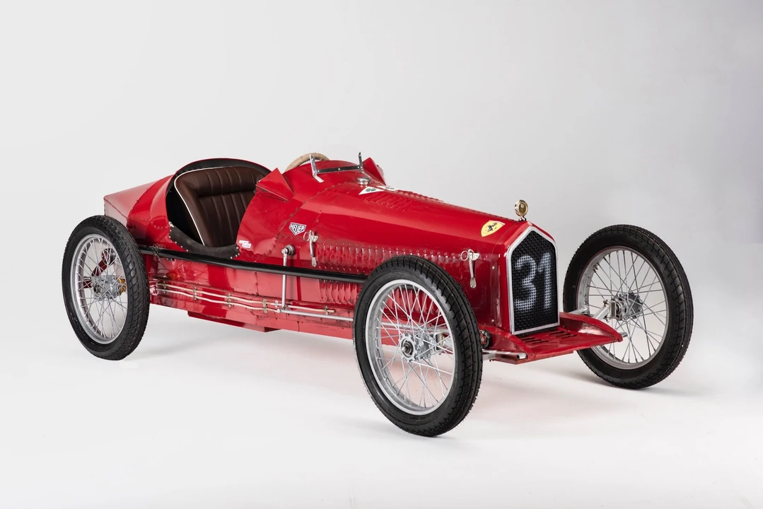 Alfa Romeo 8C - Image 2 of 13