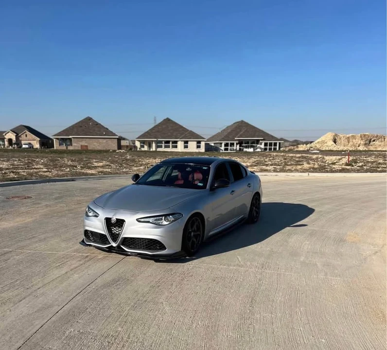 2017 Alfa Romeo Giulia - Image 2 of 5