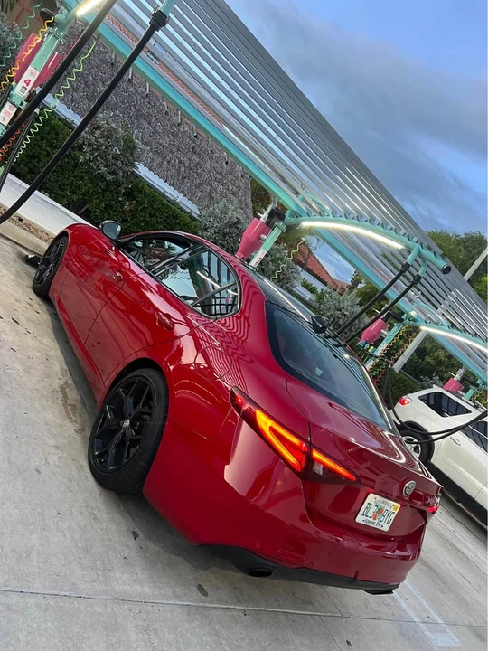 2019 Alfa Romeo Giulia - Image 2 of 8