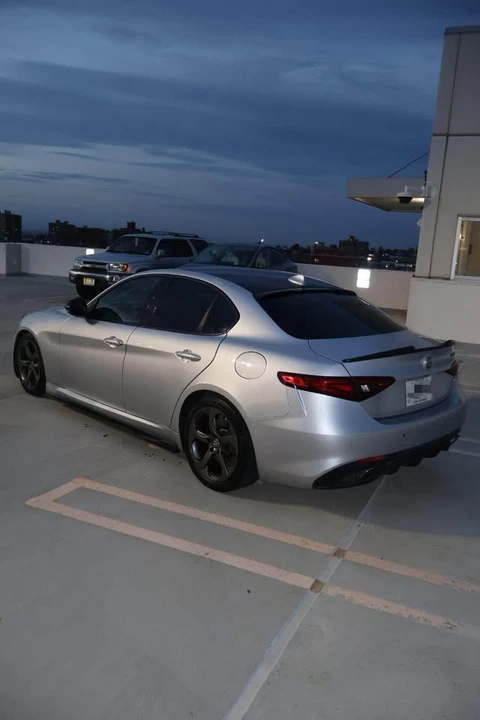 2017 Alfa Romeo Giulia - Image 6 of 7
