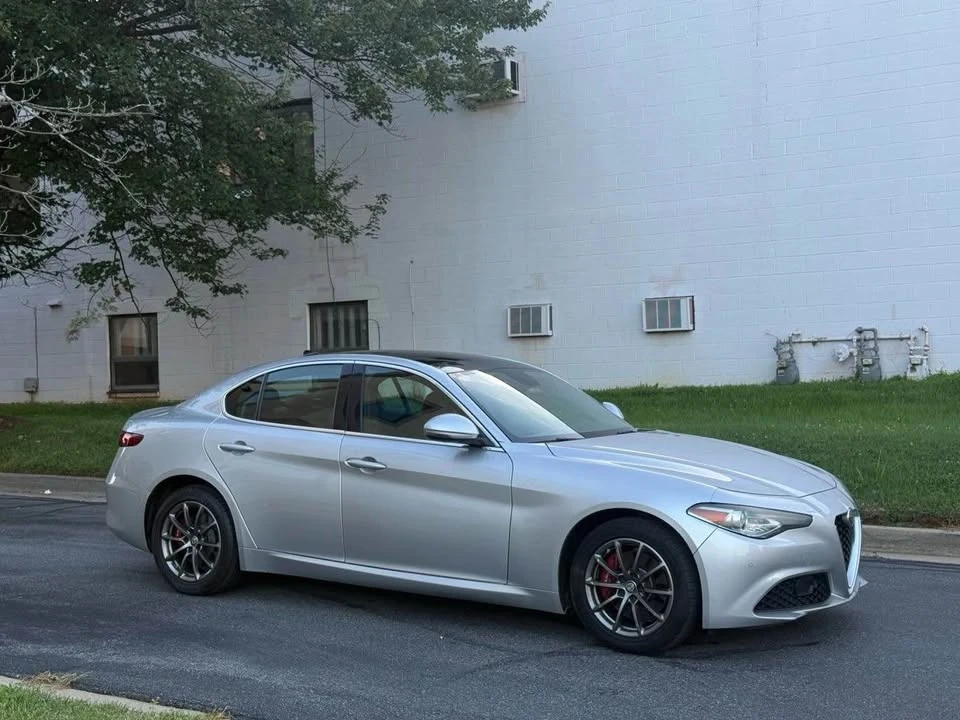 2019 Alfa Romeo Giulia - Image 8 of 9