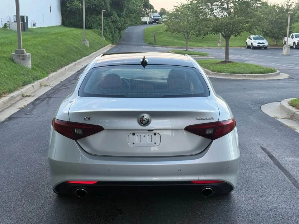 2019 Alfa Romeo Giulia - Image 5 of 9