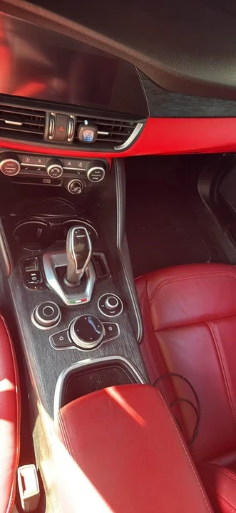 2020 Alfa Romeo Giulia - Image 7 of 9