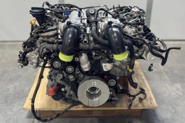 Parts & Memorabilia Gearboxes - Image 2 of 6