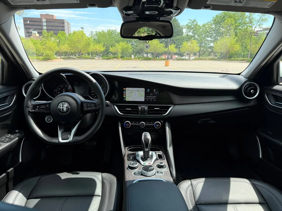2021 Alfa Romeo Giulia - Image 12 of 15