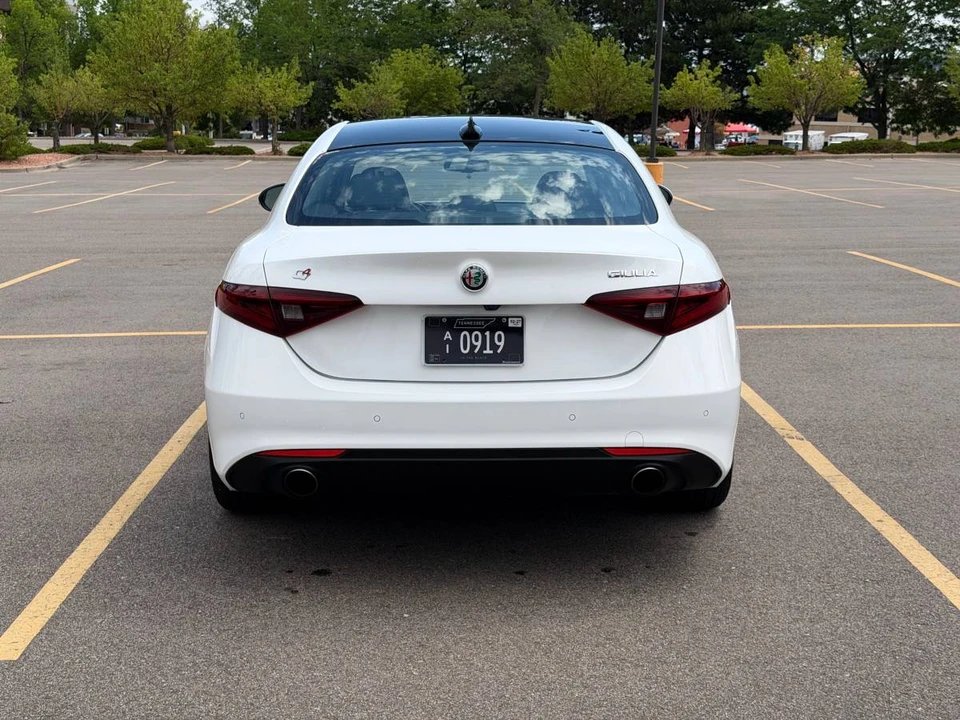 2021 Alfa Romeo Giulia - Image 4 of 15