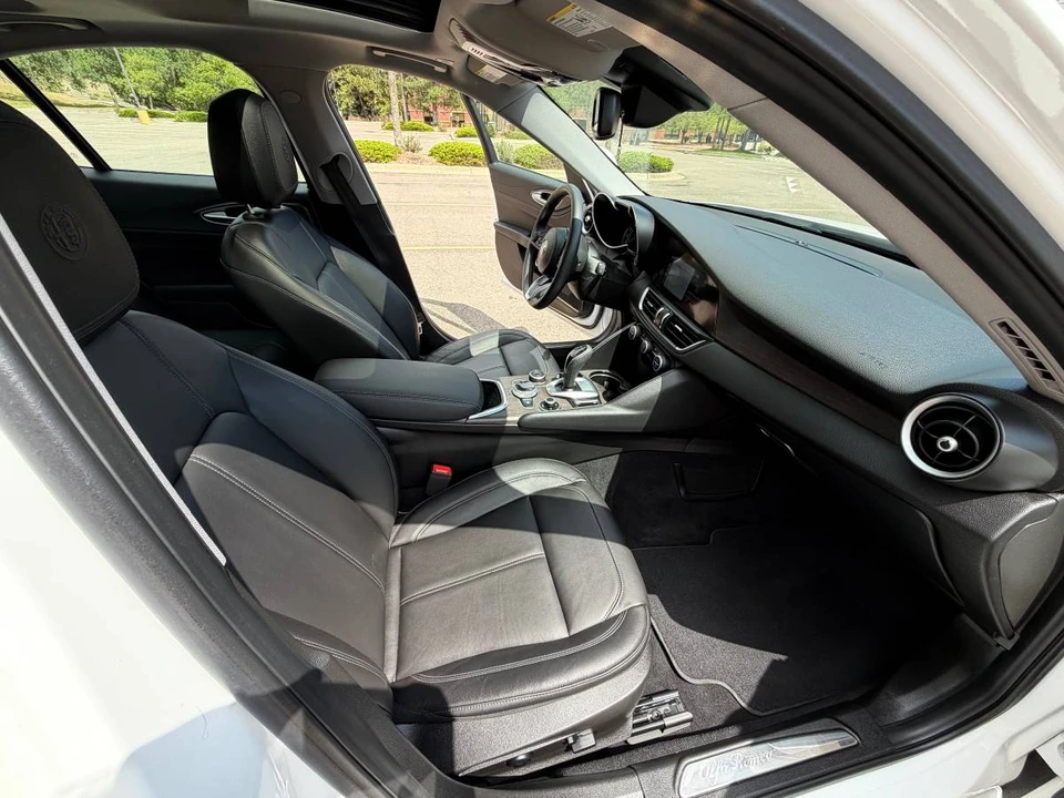 2021 Alfa Romeo Giulia - Image 15 of 15