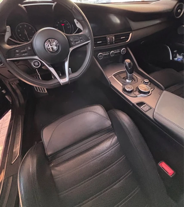 2018 Alfa Romeo Giulia - Image 7 of 9