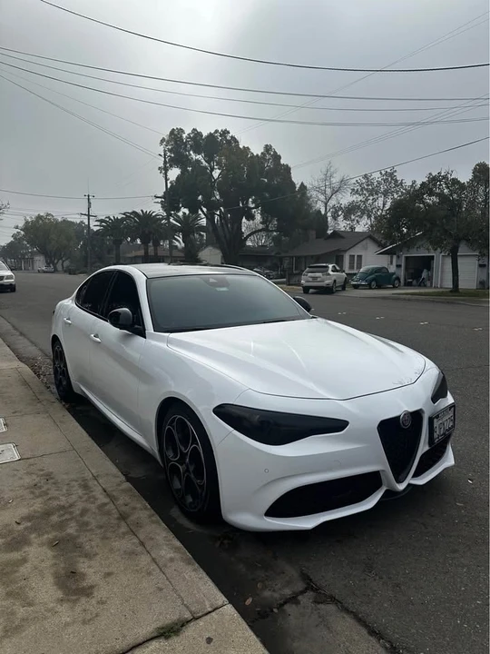 2022 Alfa Romeo Giulia - Image 3 of 10